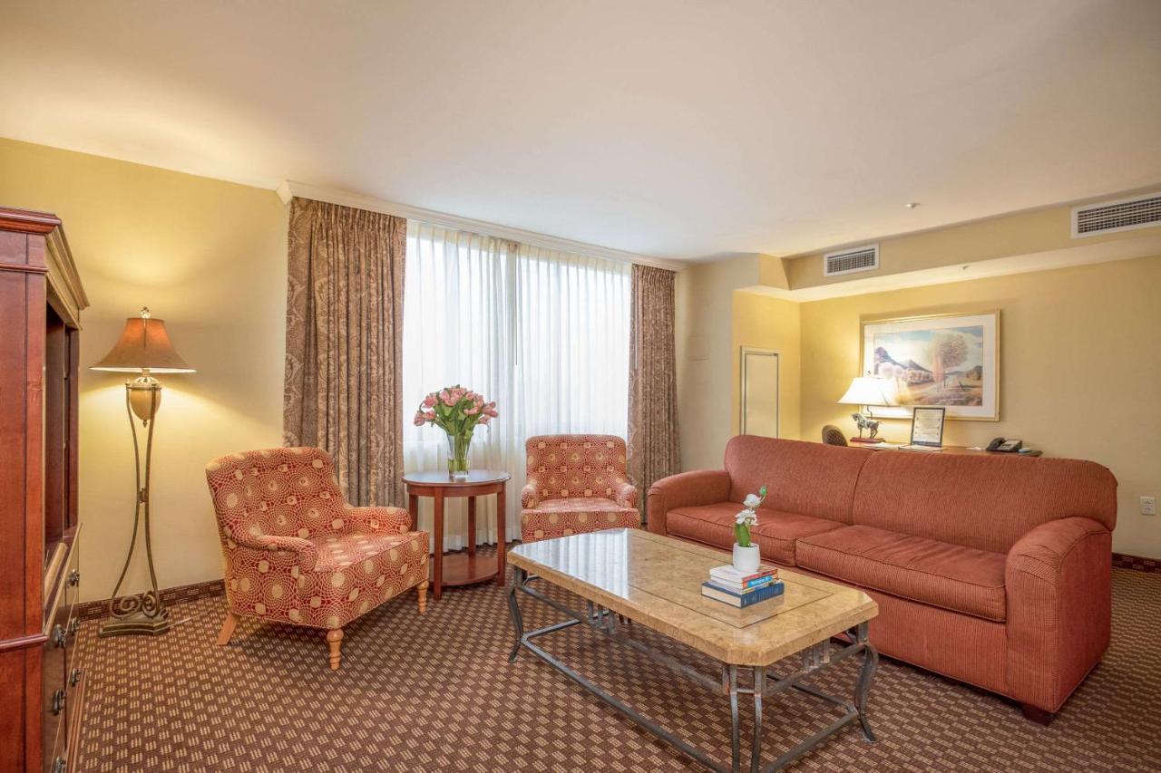Clarion Collection Hotel Arlington Court Suites Eksteriør billede