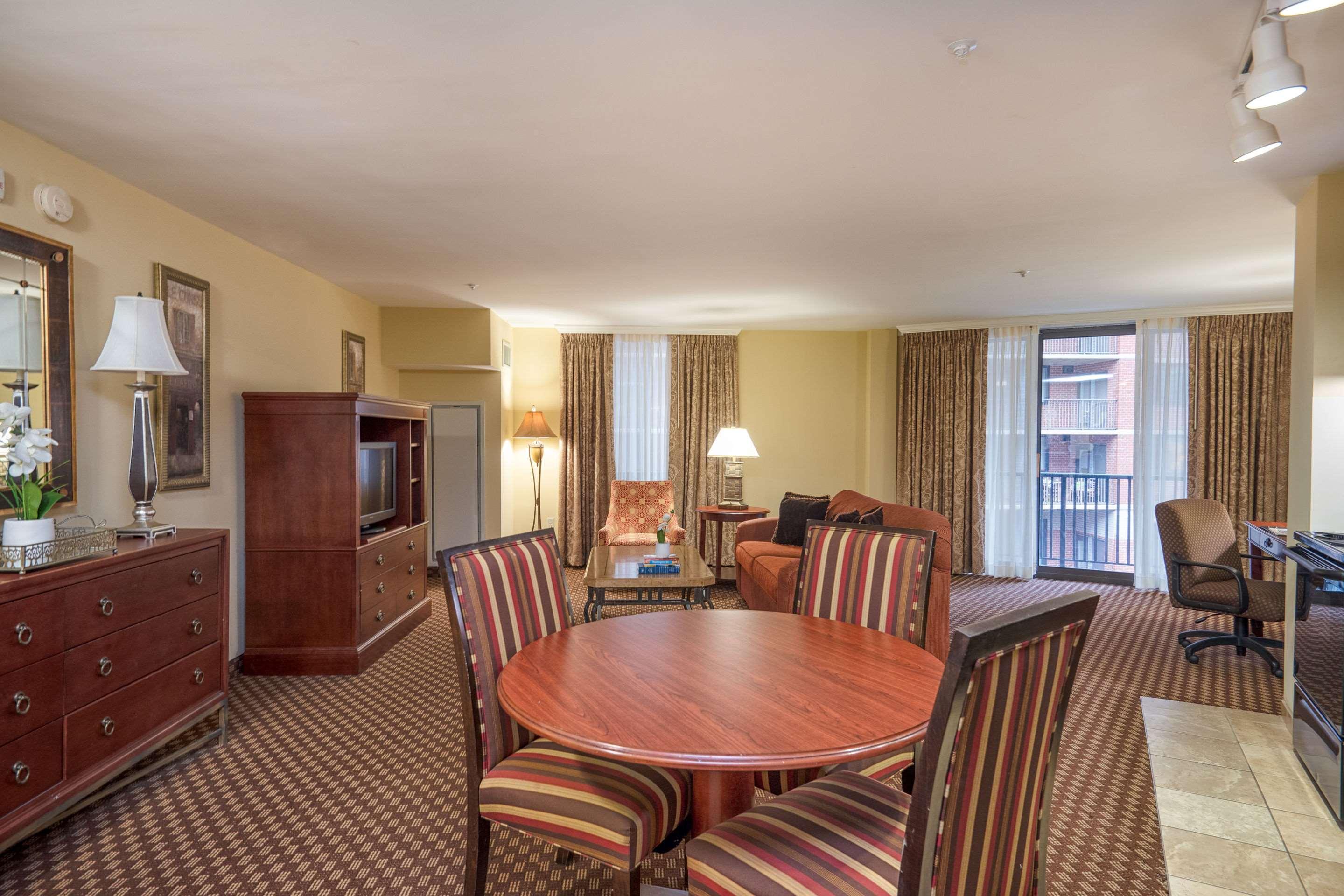 Clarion Collection Hotel Arlington Court Suites Eksteriør billede