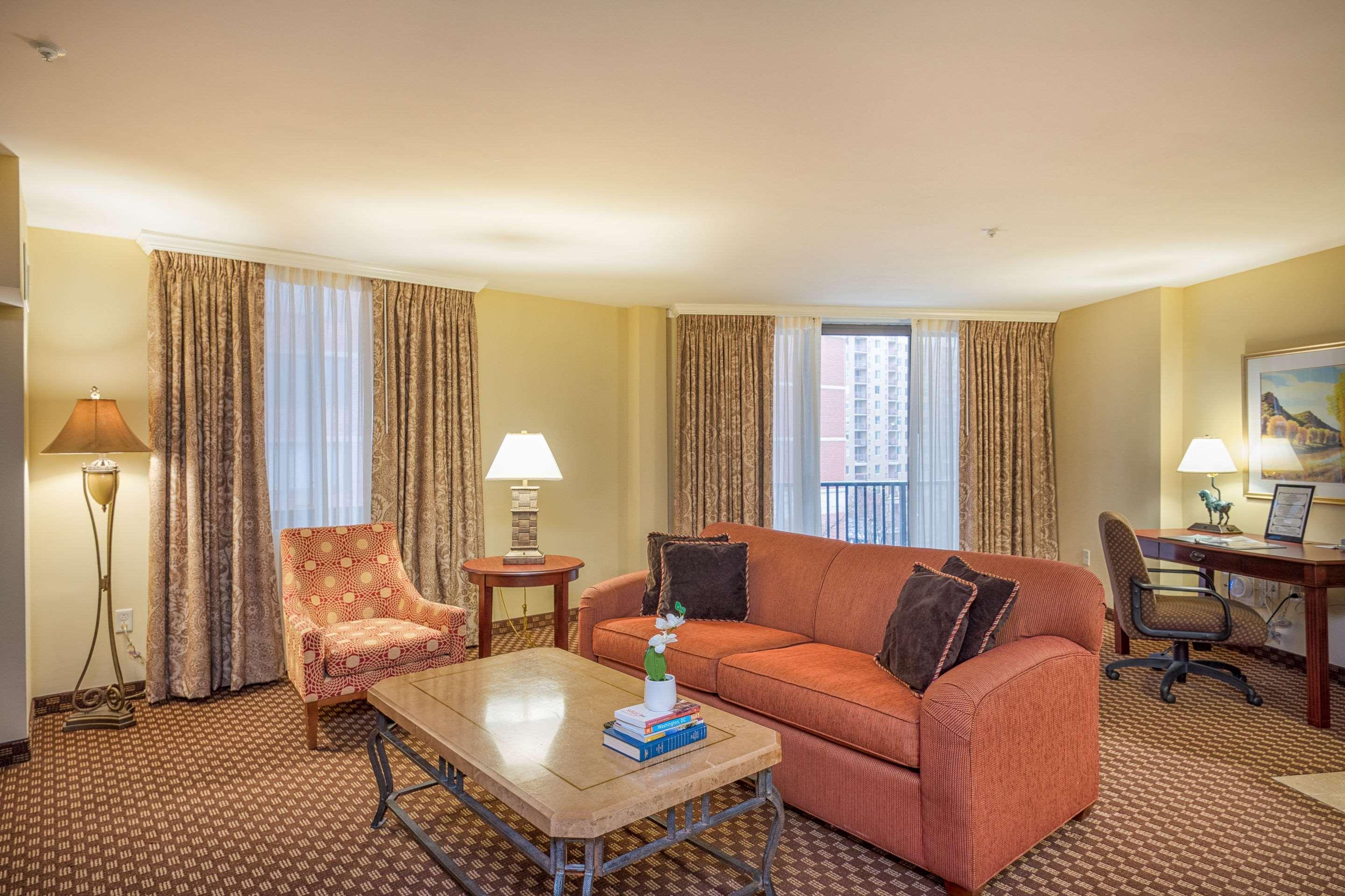 Clarion Collection Hotel Arlington Court Suites Eksteriør billede