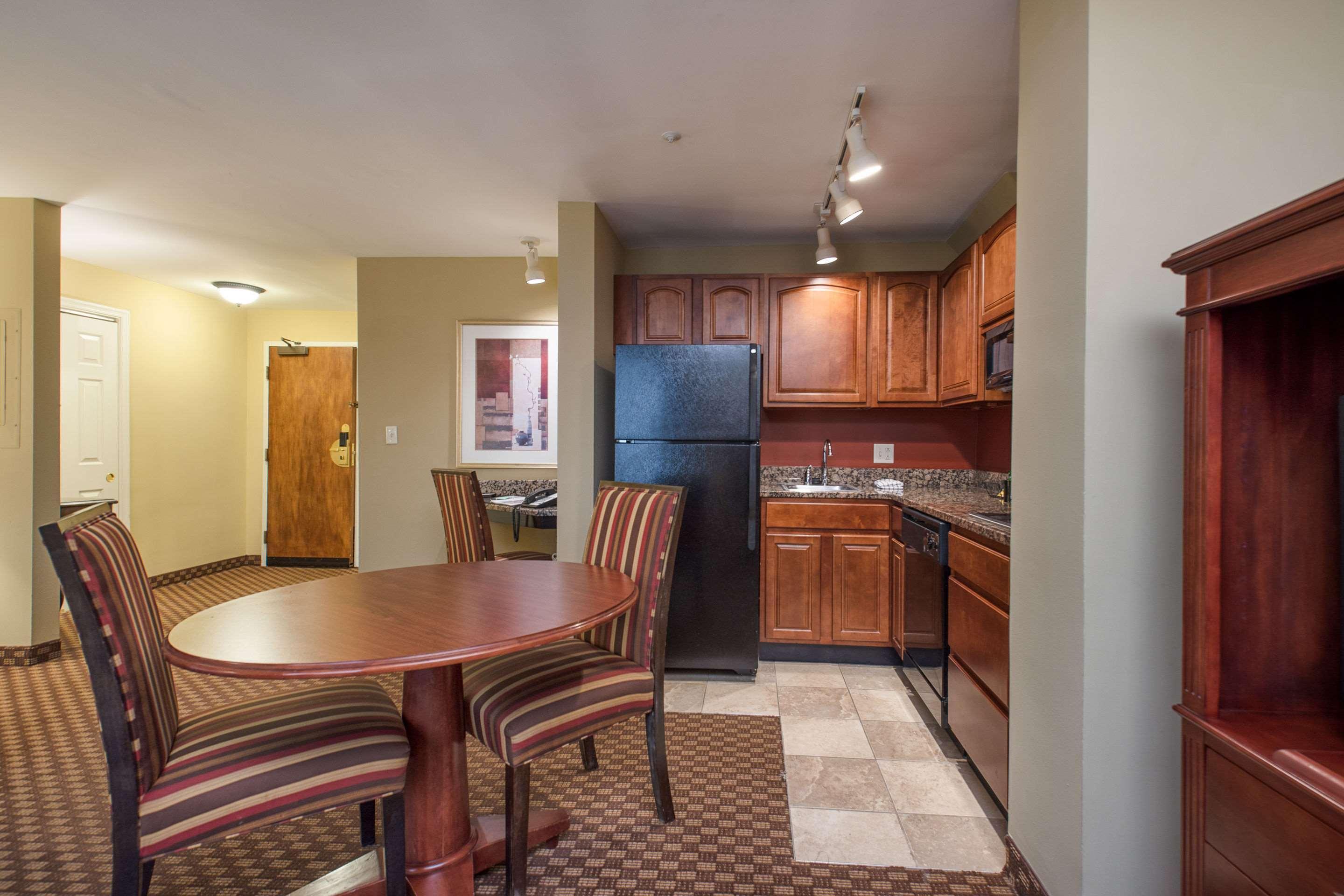 Clarion Collection Hotel Arlington Court Suites Eksteriør billede